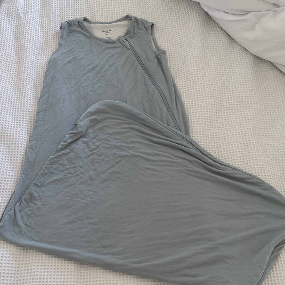 Kyte BABY Sleeveless Zip Front Sleep Sack in Light Blue Gray